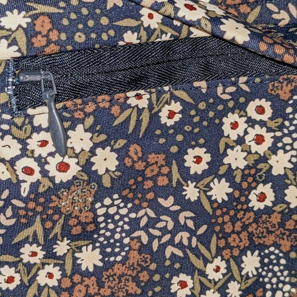 Member's Mark XS  Zipper Kangaroo Pocket Long Sleeve Travel Pullover Floral NWT - Picture 12 of 14